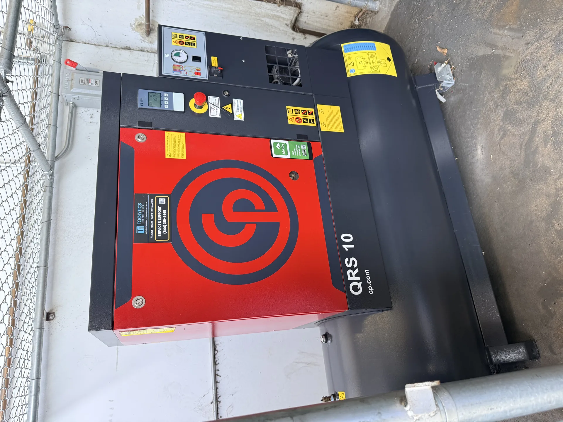Chicago Pneumatic QRS 10HP rotary screw air compressor installation